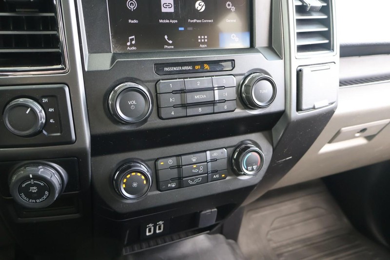 Ford F-150 Vehicle Full-screen Gallery Image 35