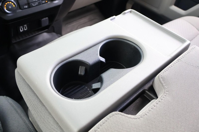 Ford F-150 Vehicle Full-screen Gallery Image 37