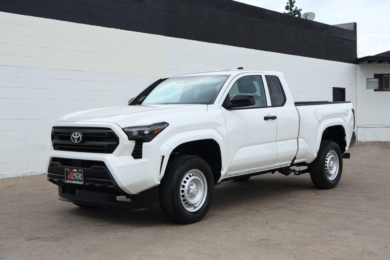 Toyota Tacoma 2WD Vehicle Full-screen Gallery Image 12