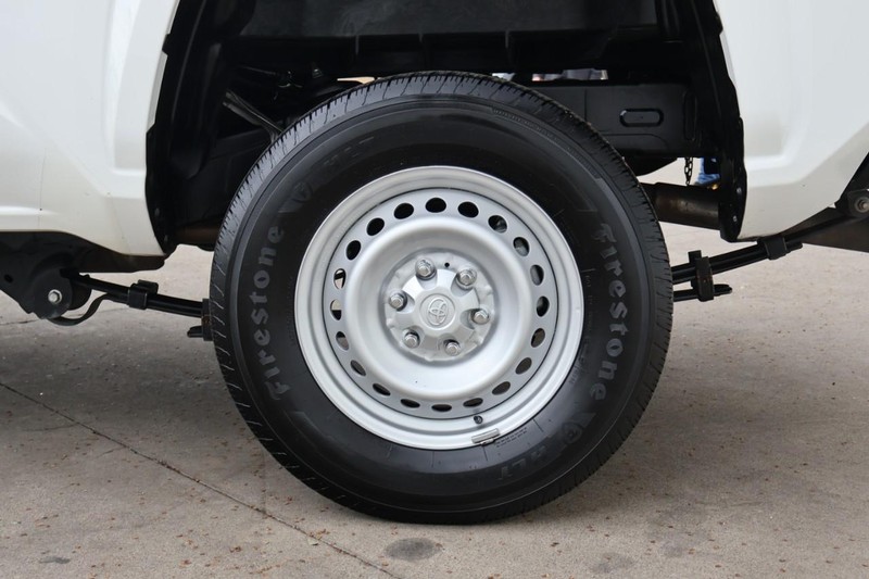 Toyota Tacoma 2WD Vehicle Full-screen Gallery Image 14