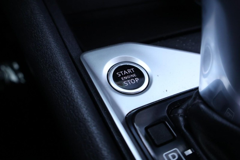 Nissan Altima Vehicle Full-screen Gallery Image 34