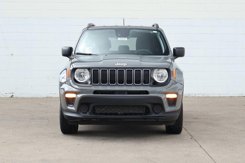 Jeep Renegade Vehicle Full-screen Gallery Image 02