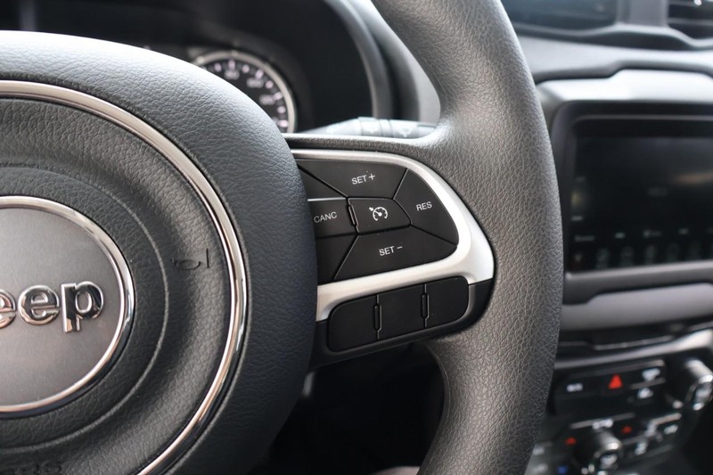 Jeep Renegade Vehicle Full-screen Gallery Image 27