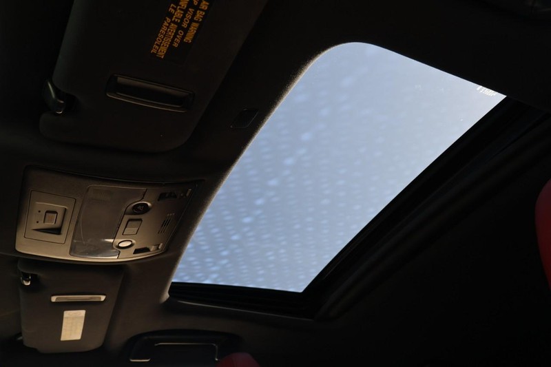 Lexus IS 300 Vehicle Full-screen Gallery Image 42