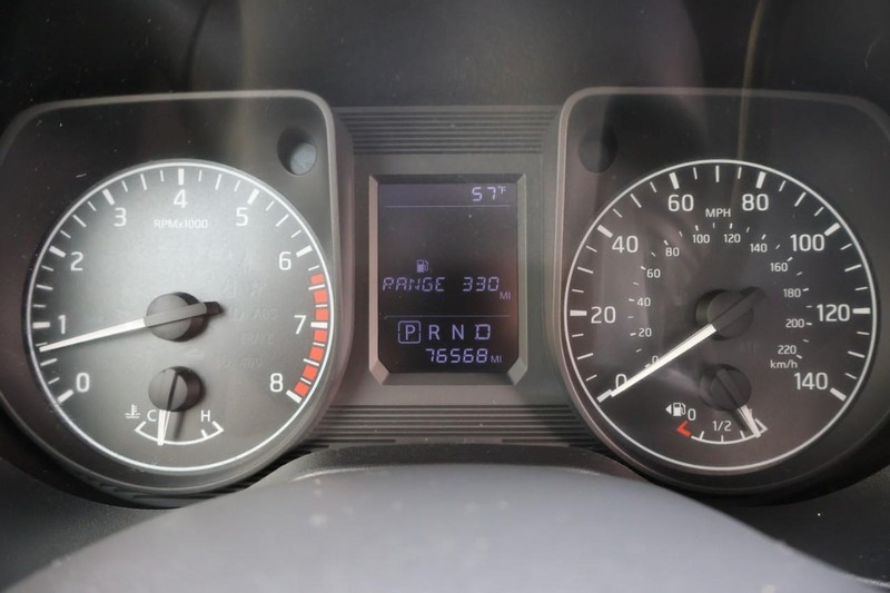 Nissan Titan Vehicle Full-screen Gallery Image 25