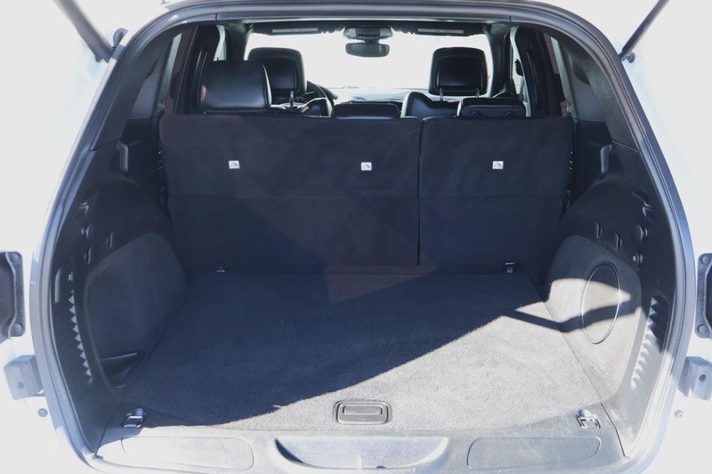 Jeep Grand Cherokee Vehicle Full-screen Gallery Image 09