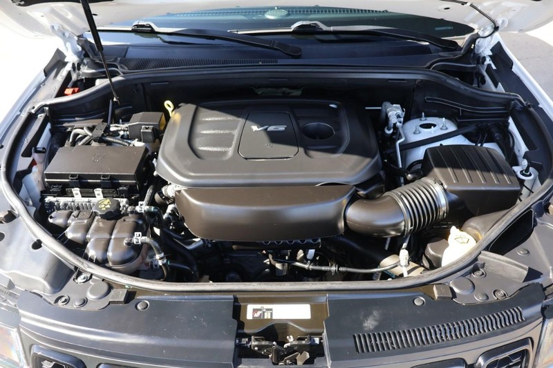 Jeep Grand Cherokee Vehicle Full-screen Gallery Image 14