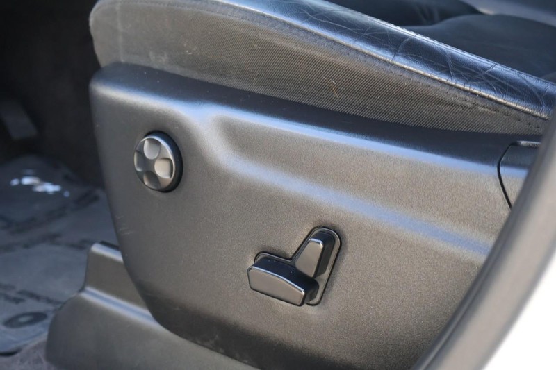 Jeep Grand Cherokee Vehicle Full-screen Gallery Image 19