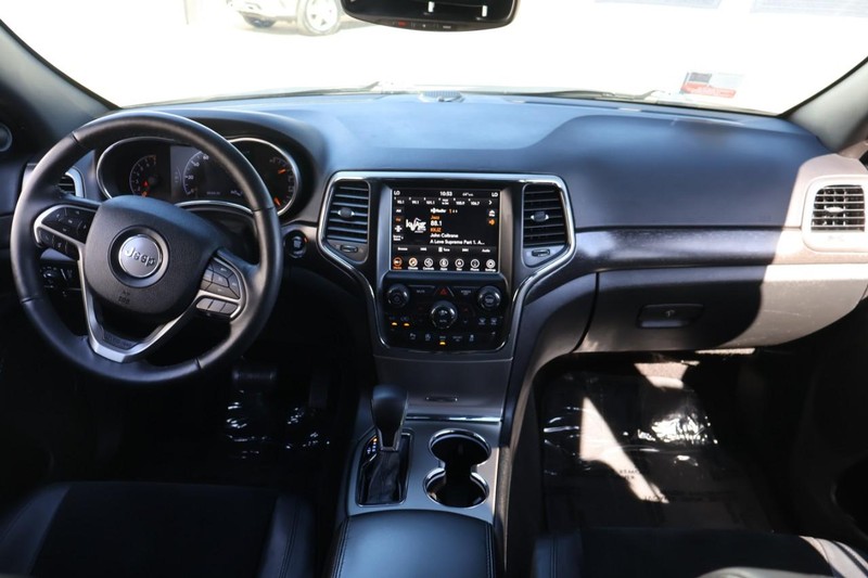 Jeep Grand Cherokee Vehicle Full-screen Gallery Image 25