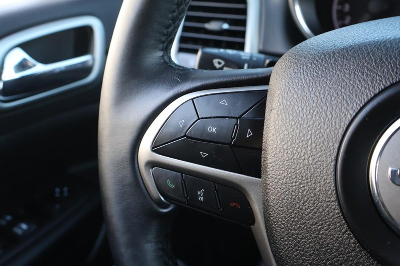 Jeep Grand Cherokee Vehicle Full-screen Gallery Image 28