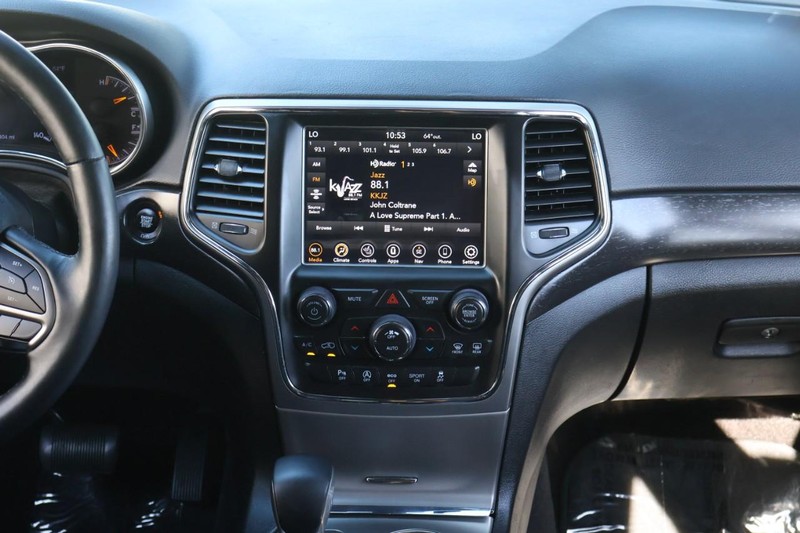 Jeep Grand Cherokee Vehicle Full-screen Gallery Image 31