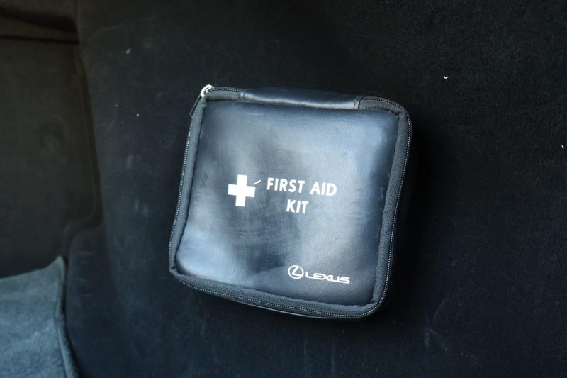 Lexus LS 460 Vehicle Full-screen Gallery Image 10