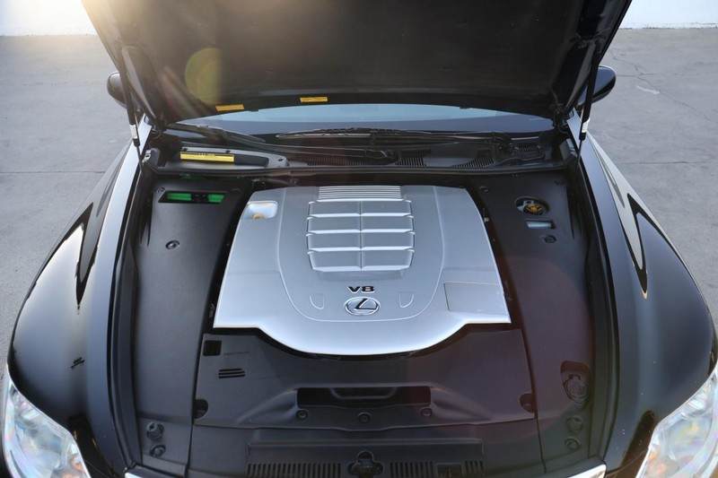 Lexus LS 460 Vehicle Full-screen Gallery Image 15