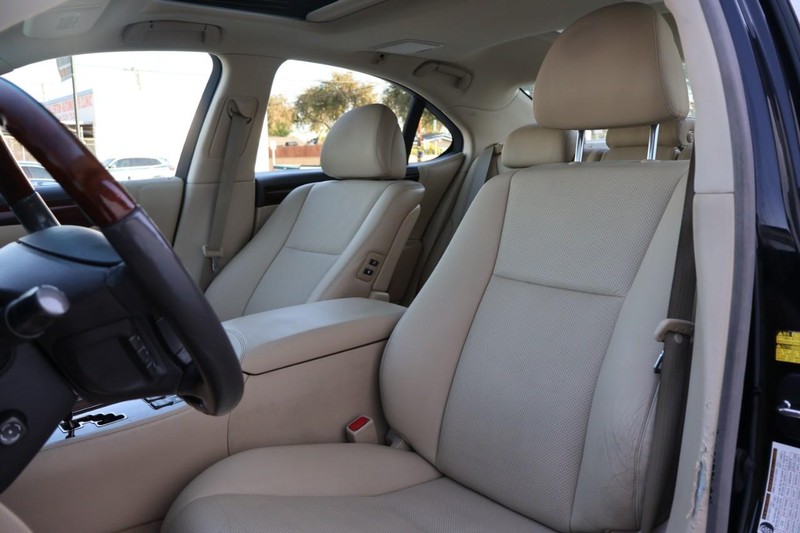 Lexus LS 460 Vehicle Full-screen Gallery Image 22