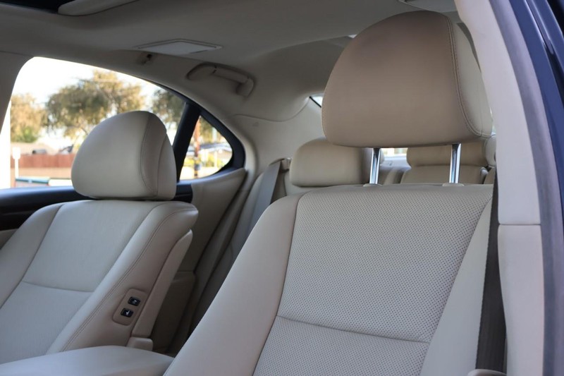 Lexus LS 460 Vehicle Full-screen Gallery Image 23