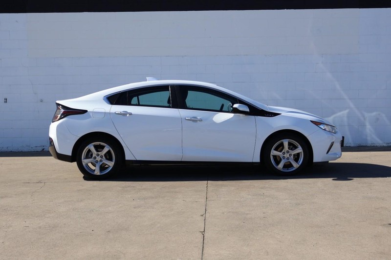 Chevrolet Volt Vehicle Full-screen Gallery Image 04