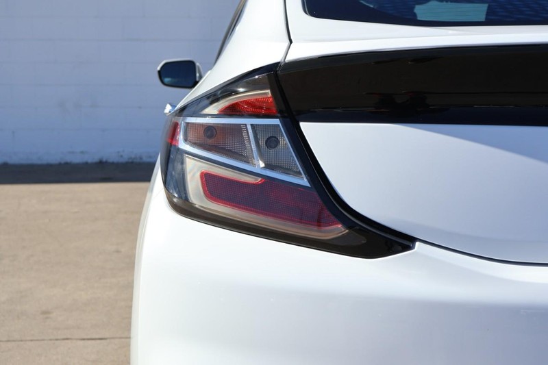 Chevrolet Volt Vehicle Full-screen Gallery Image 07