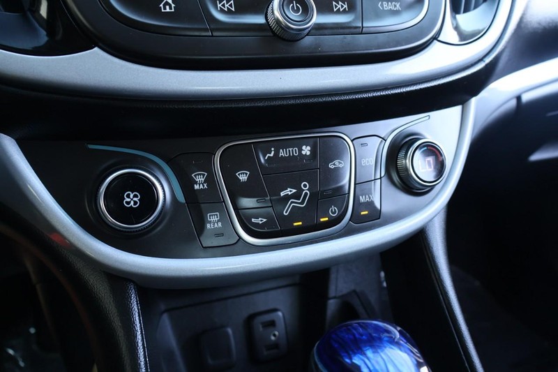 Chevrolet Volt Vehicle Full-screen Gallery Image 34