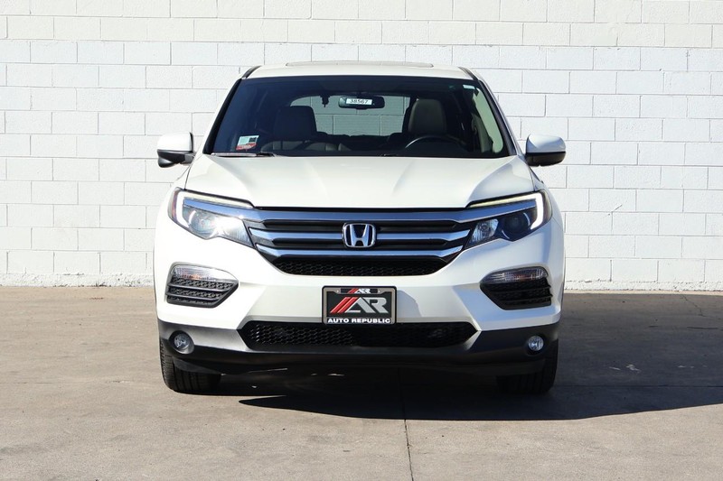 Honda Pilot Vehicle Full-screen Gallery Image 02