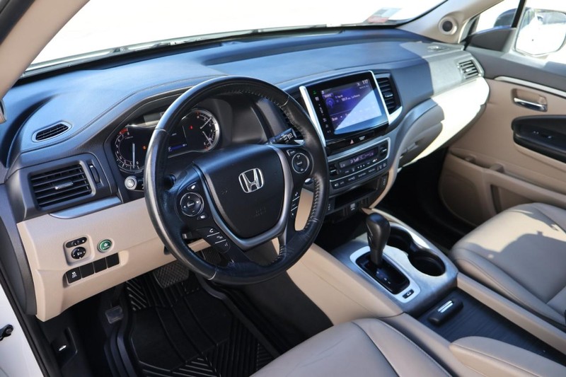 Honda Pilot Vehicle Full-screen Gallery Image 17
