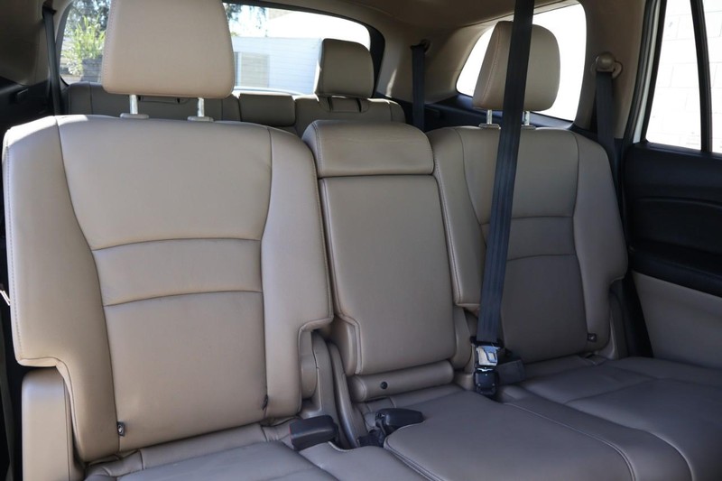 Honda Pilot Vehicle Full-screen Gallery Image 23
