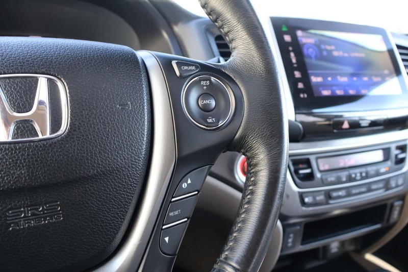 Honda Pilot Vehicle Full-screen Gallery Image 30