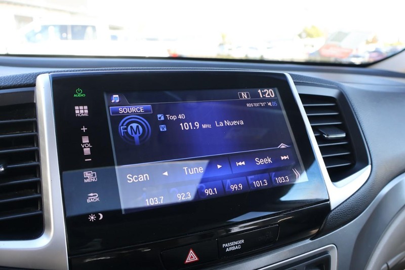 Honda Pilot Vehicle Full-screen Gallery Image 33