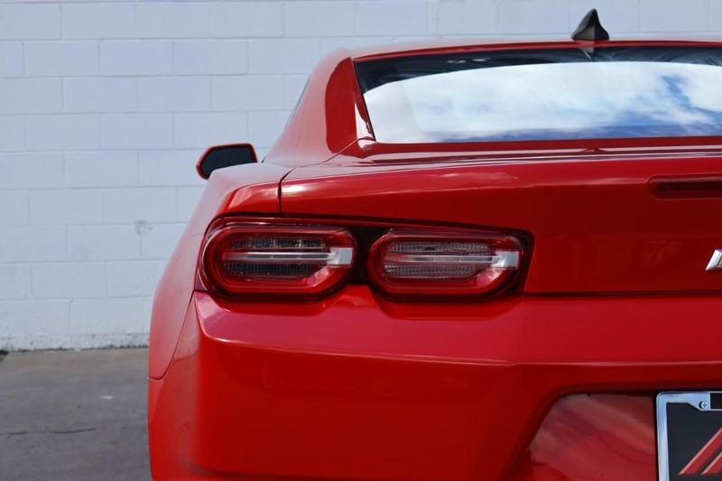 Chevrolet Camaro Vehicle Full-screen Gallery Image 07