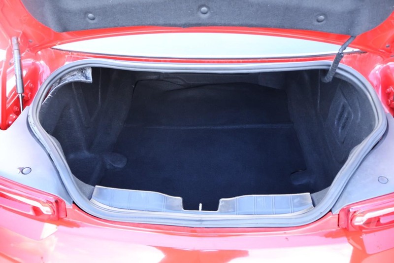 Chevrolet Camaro Vehicle Full-screen Gallery Image 09