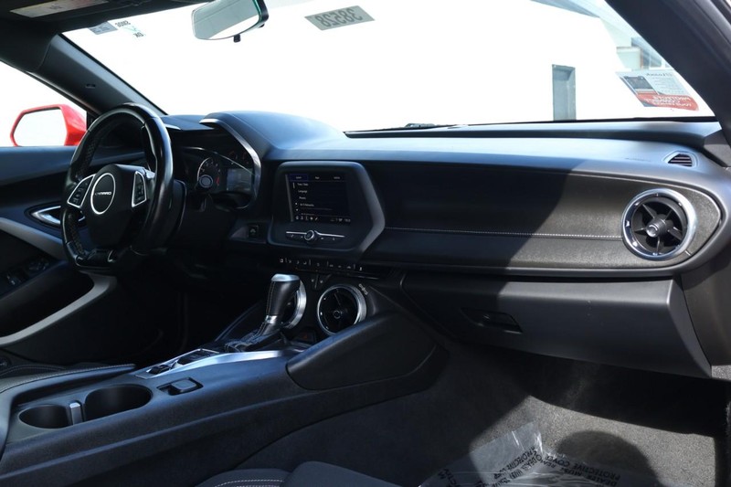 Chevrolet Camaro Vehicle Full-screen Gallery Image 21