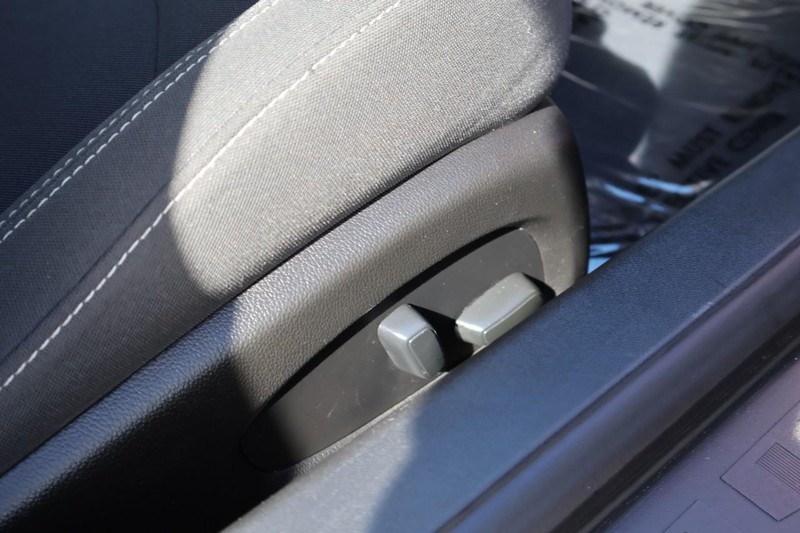 Chevrolet Camaro Vehicle Full-screen Gallery Image 22