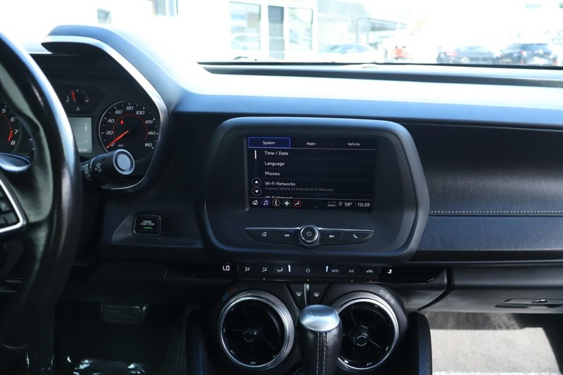 Chevrolet Camaro Vehicle Full-screen Gallery Image 26