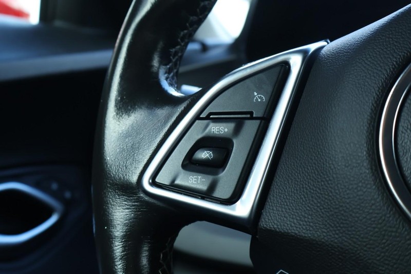 Chevrolet Camaro Vehicle Full-screen Gallery Image 29