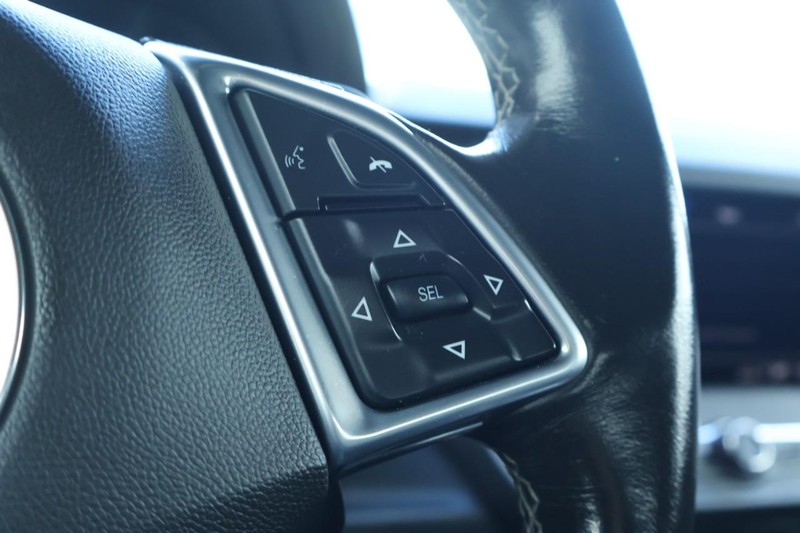 Chevrolet Camaro Vehicle Full-screen Gallery Image 30