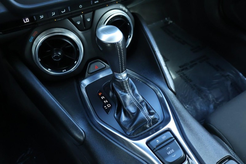 Chevrolet Camaro Vehicle Full-screen Gallery Image 35