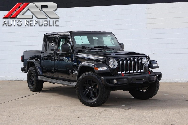 Jeep Gladiator Vehicle Full-screen Gallery Image 01