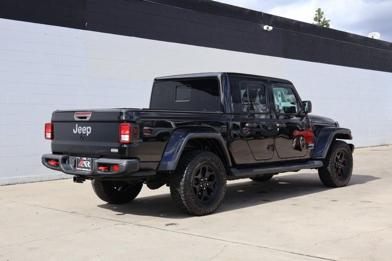 Jeep Gladiator Vehicle Full-screen Gallery Image 05