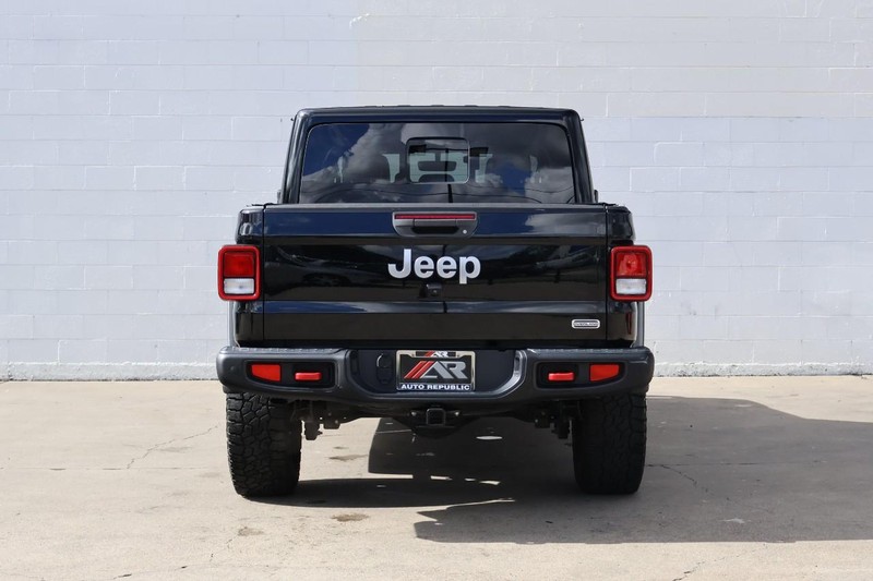 Jeep Gladiator Vehicle Full-screen Gallery Image 06