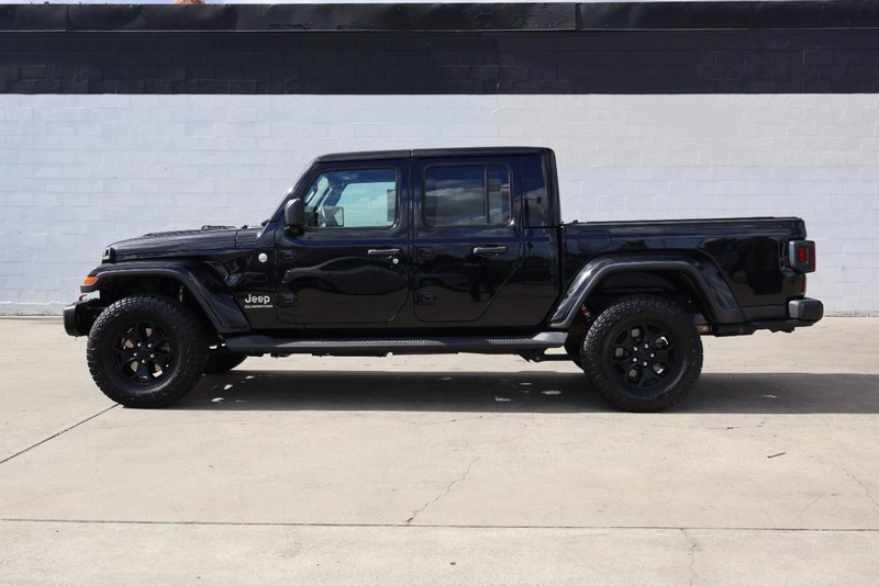 Jeep Gladiator Vehicle Full-screen Gallery Image 12