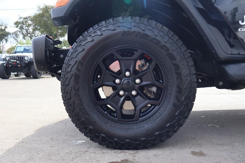 Jeep Gladiator Vehicle Full-screen Gallery Image 16