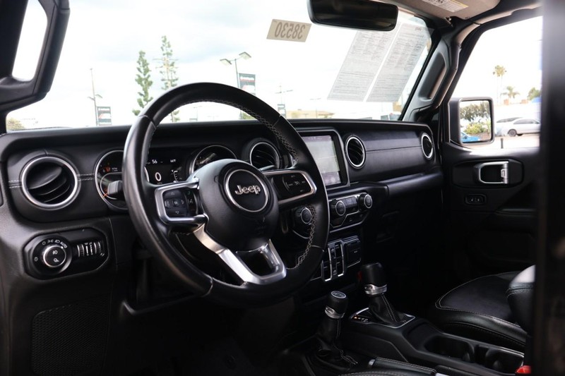 Jeep Gladiator Vehicle Full-screen Gallery Image 19