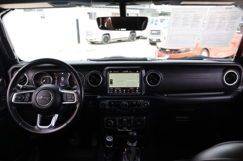 Jeep Gladiator Vehicle Full-screen Gallery Image 27