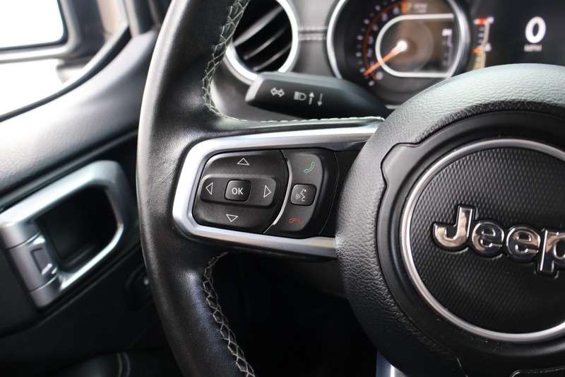 Jeep Gladiator Vehicle Full-screen Gallery Image 30