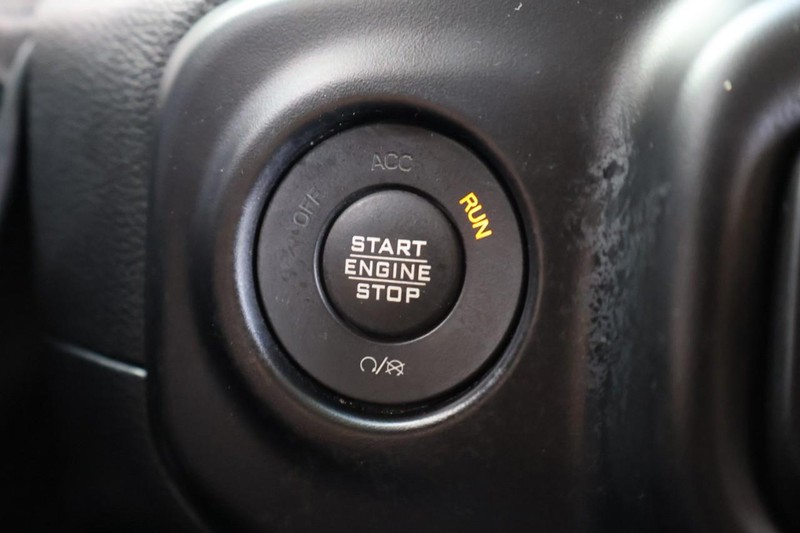 Jeep Gladiator Vehicle Full-screen Gallery Image 32