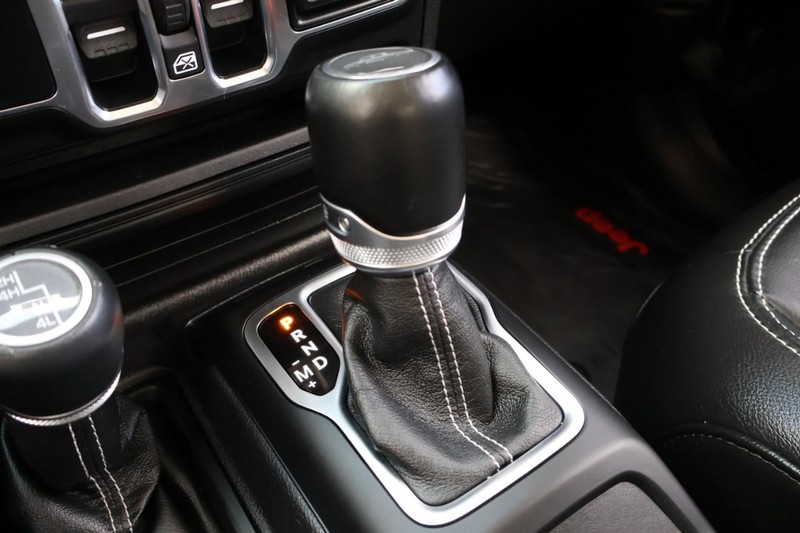 Jeep Gladiator Vehicle Full-screen Gallery Image 38