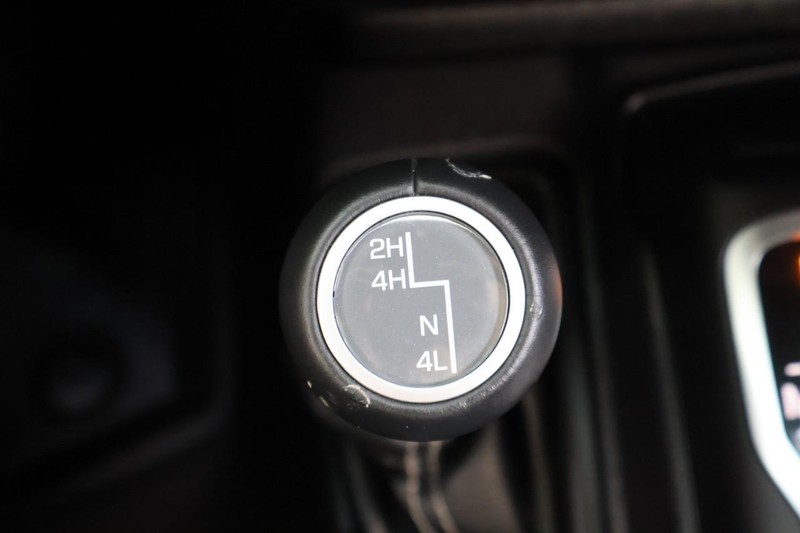 Jeep Gladiator Vehicle Full-screen Gallery Image 39