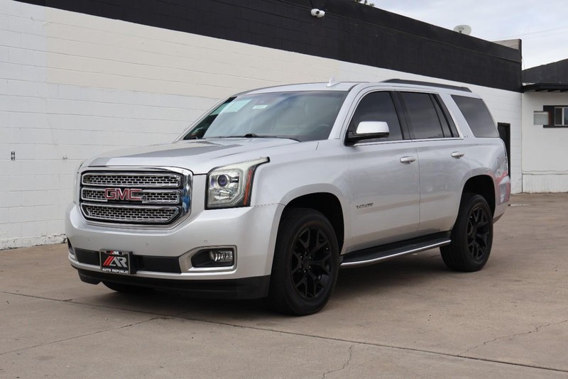 GMC Yukon Vehicle Full-screen Gallery Image 12