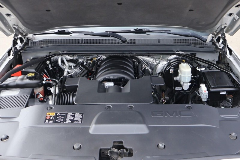 GMC Yukon Vehicle Full-screen Gallery Image 13