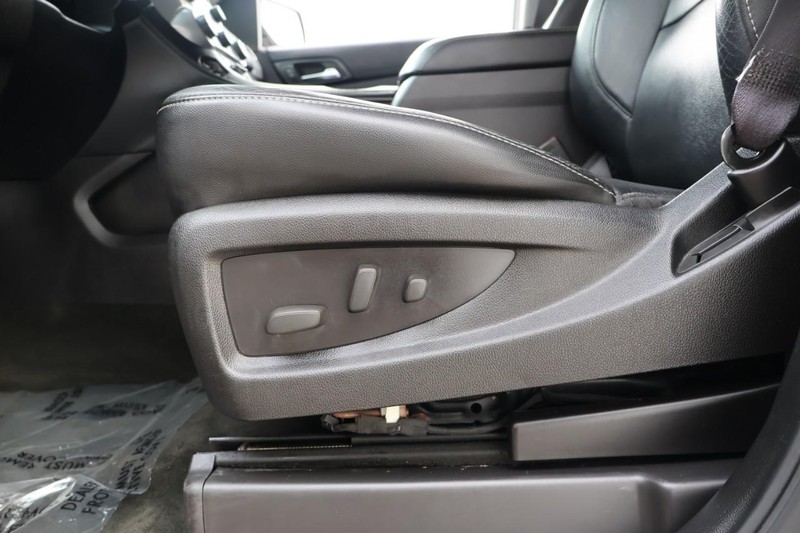 GMC Yukon Vehicle Full-screen Gallery Image 18