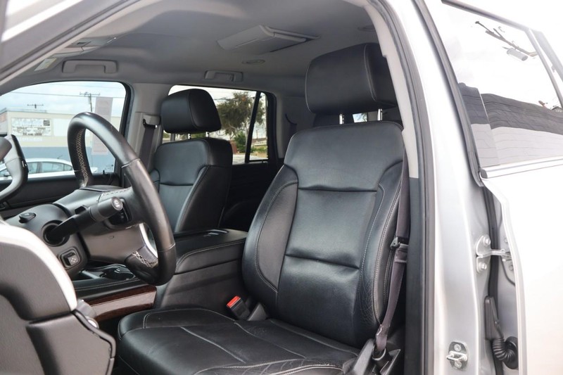 GMC Yukon Vehicle Full-screen Gallery Image 19